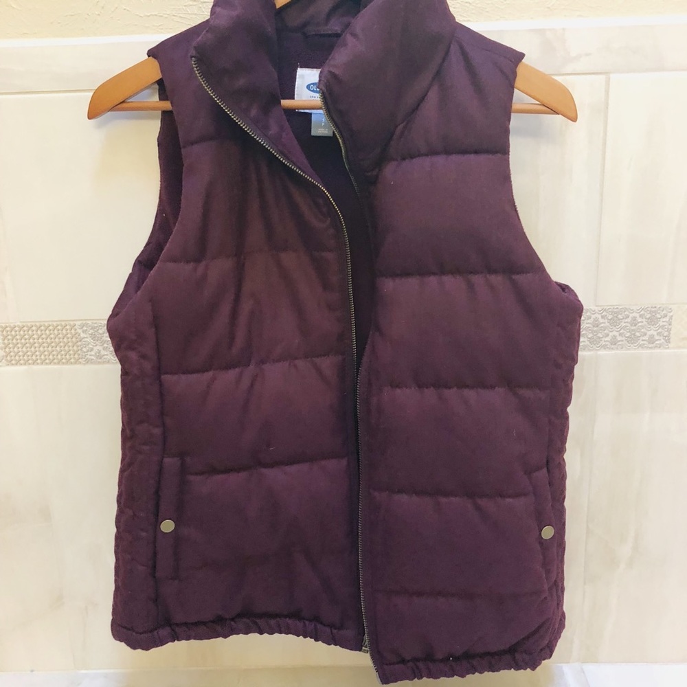 NWOT Old Navy Burgundy Frost Free Vest - S